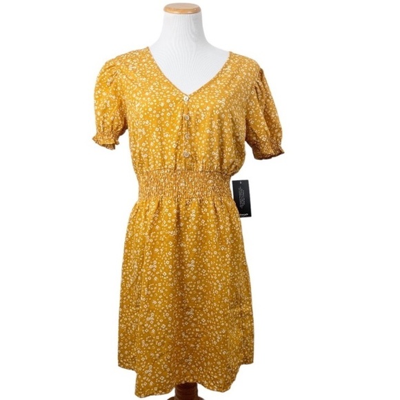 Blush Dresses & Skirts - HINT OF BLUSH Mustard Yellow Liberty Floral V-Neck Dress Size XL NEW